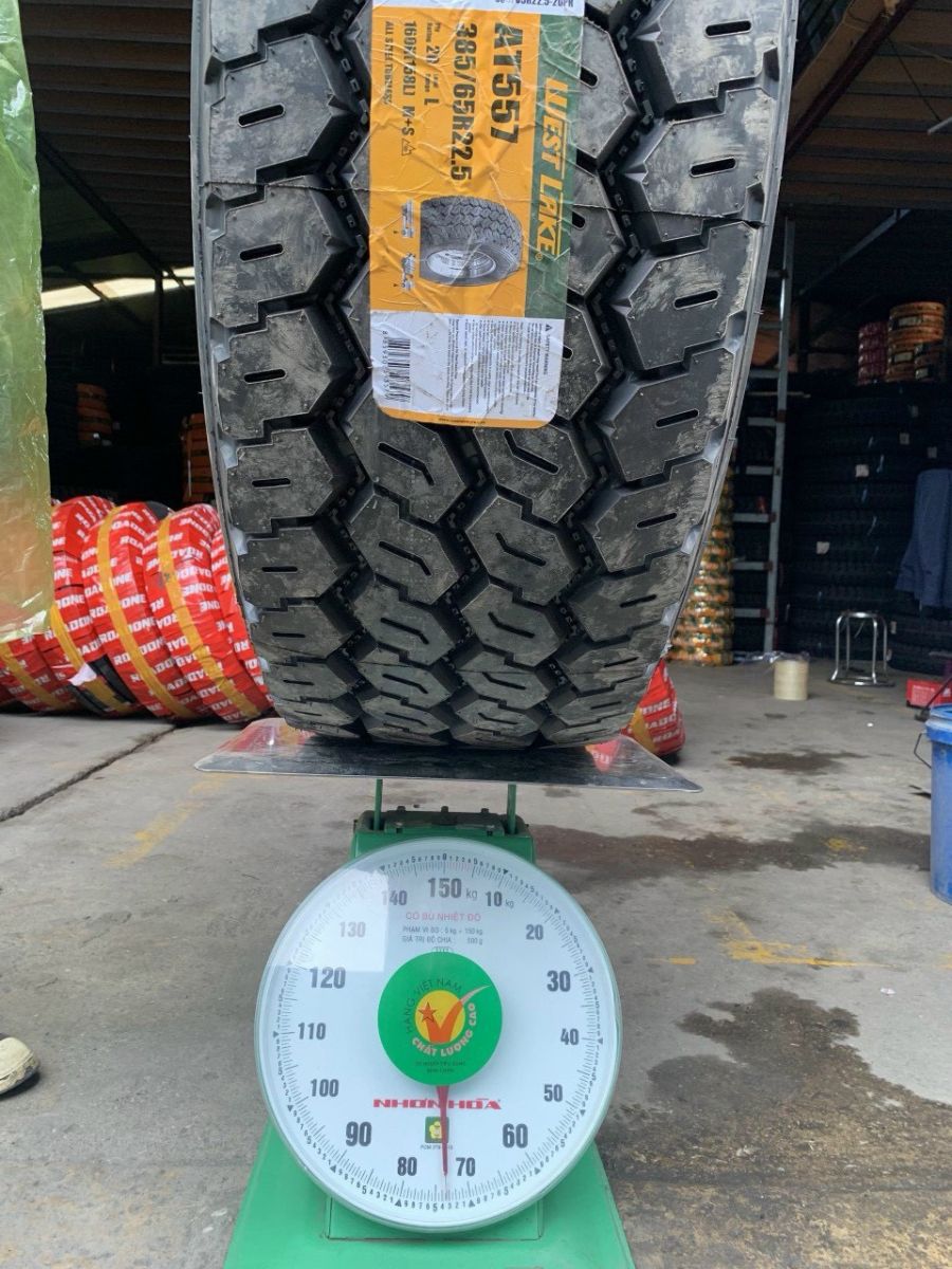 TRỌNG LƯỢNG LỐP XE Ô TÔ NẶNG BAO NHIÊU KG?